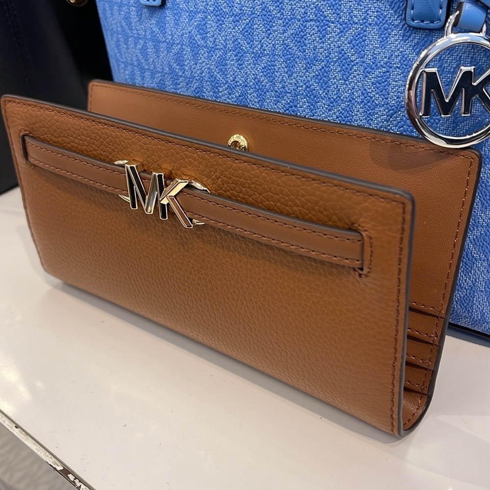 Michael Kors Reed Lg Bifold Pebbled Leather Snap Wallet Card Case 
Luggage 
NWT - Picture 16 of 16